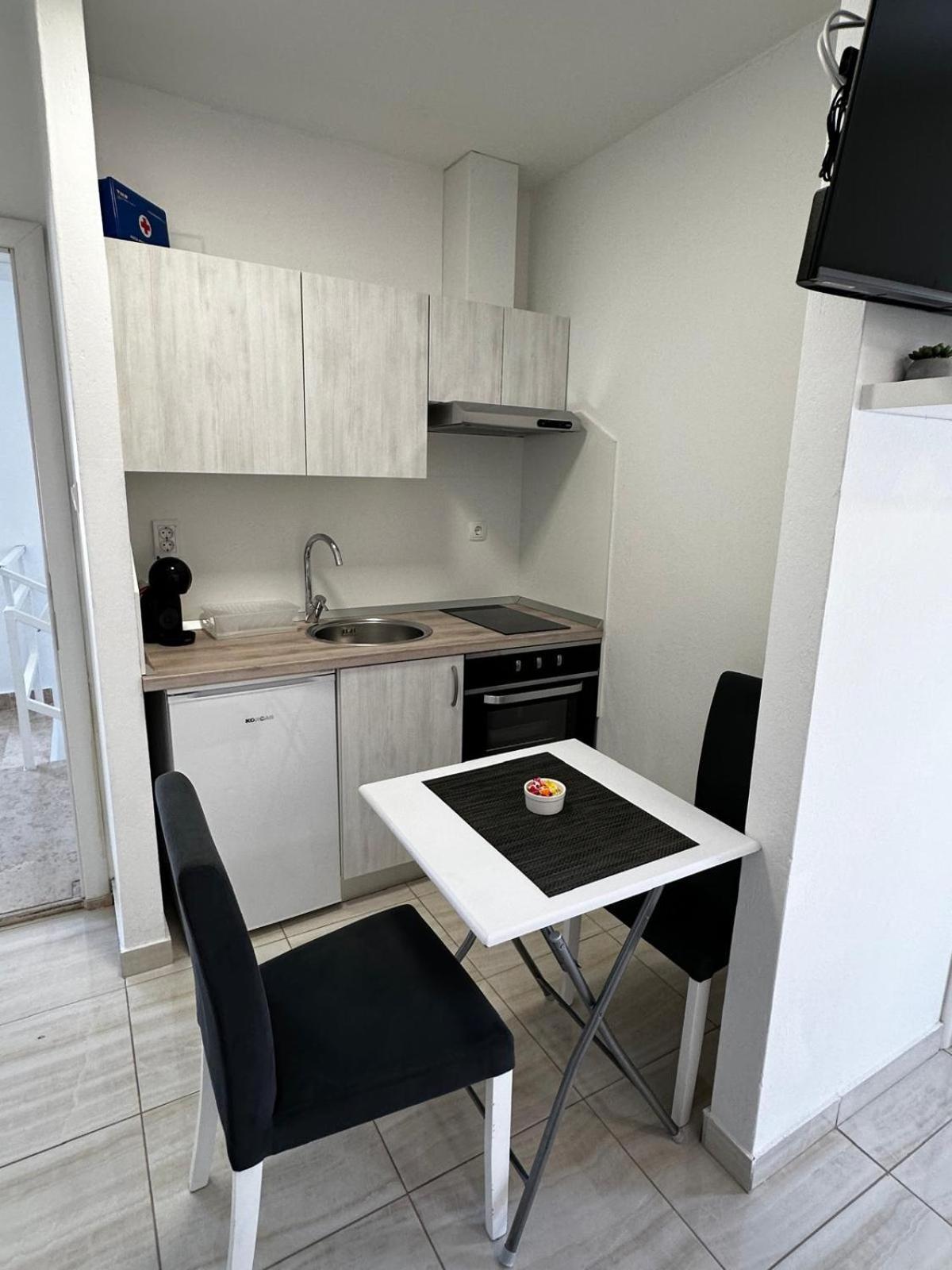 Apartmani Kristijan Crikvenica Exterior foto