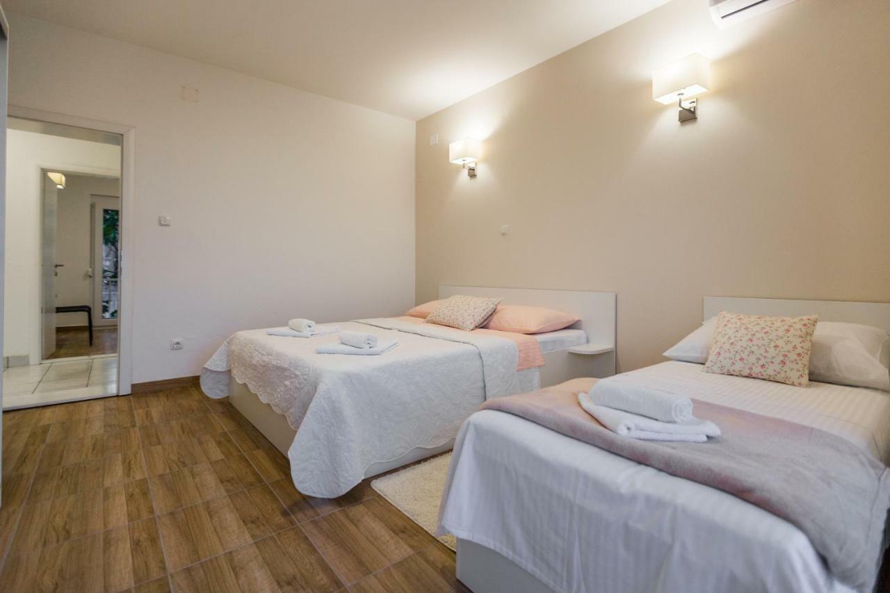 Apartmani Kristijan Crikvenica Exterior foto