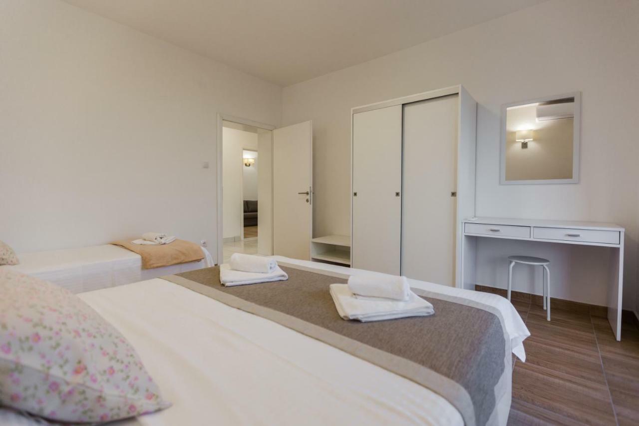Apartmani Kristijan Crikvenica Exterior foto